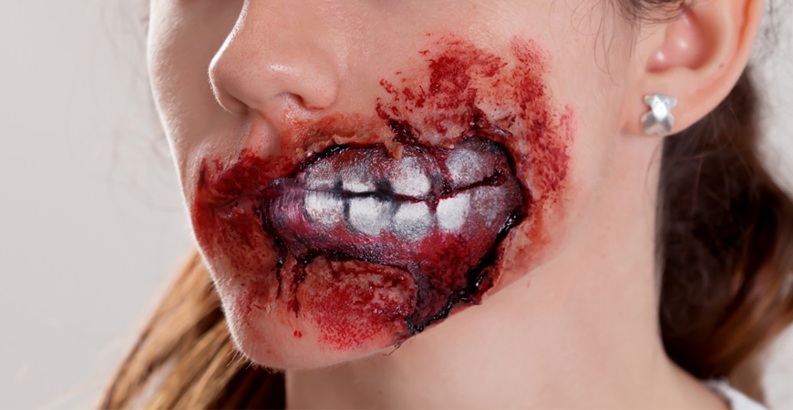 Maquillaje Boca de Zombie